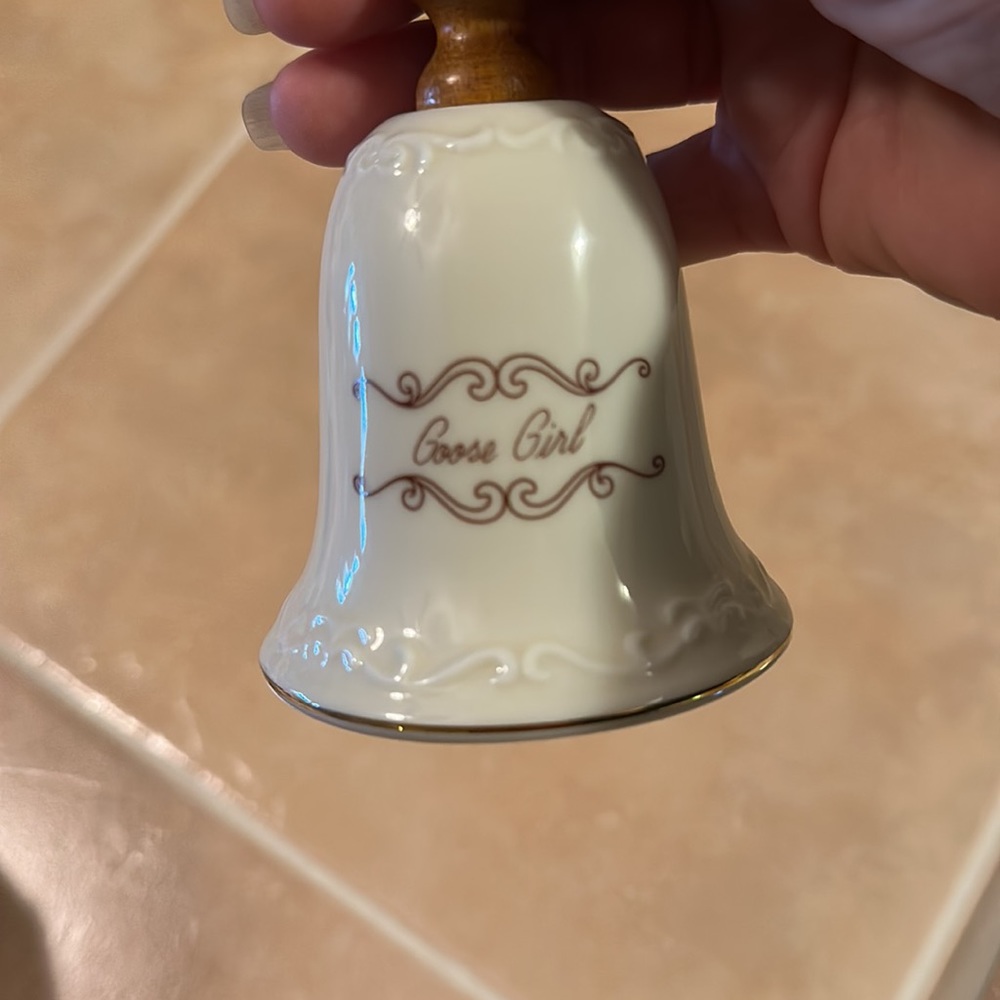 Vintage M.J. Hummel Goose Girl Bell - Picture 3 of 5